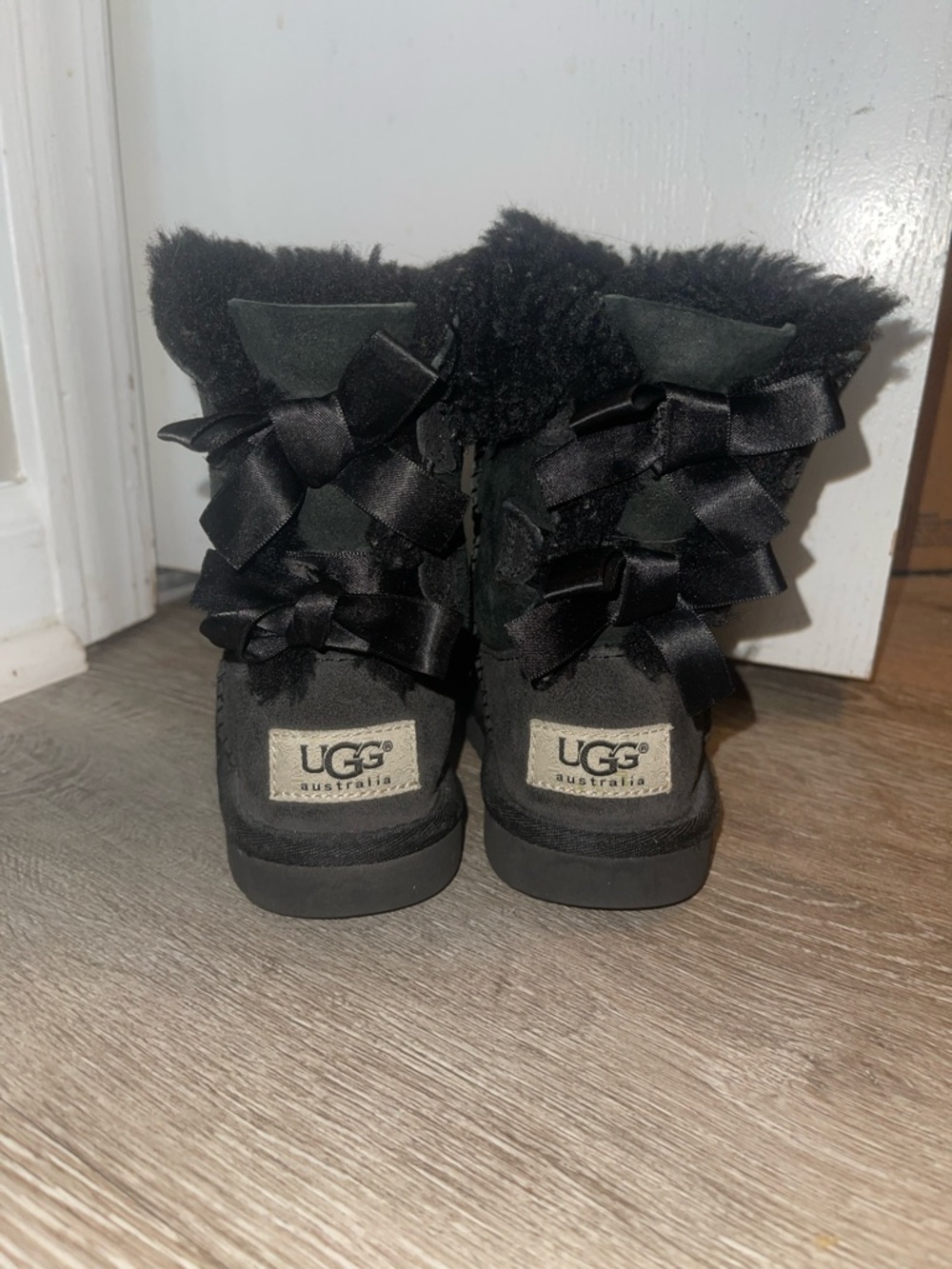 UGG Black Satin Bow Back Sheepskin Boots Bailey bows size 8